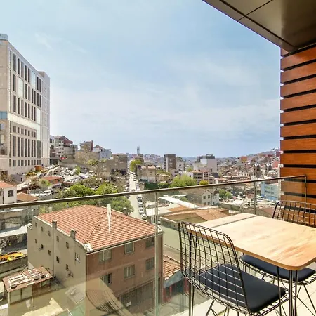 Bright And Centrally Located Flat In Sisli Istanbul